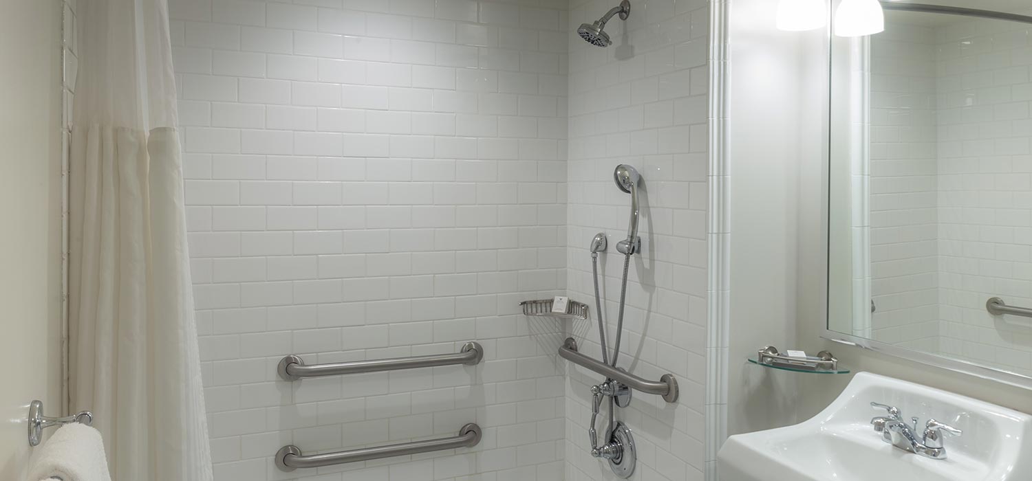 Portola Room ADA bathtub.
