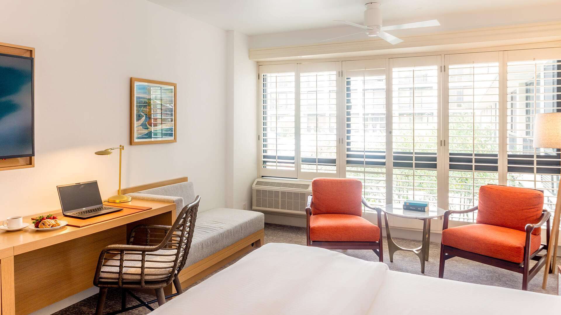 Portola Room King desk and chairs.