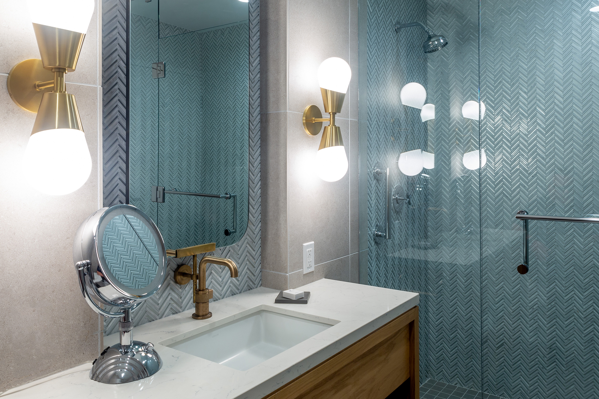 Executive king bathroom. 