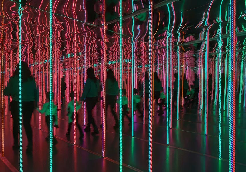 Mirror maze