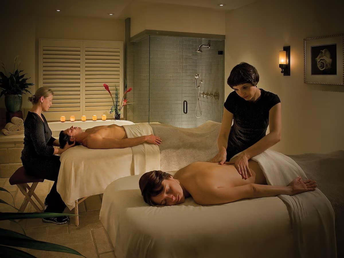 couple getting a massage at the spa
