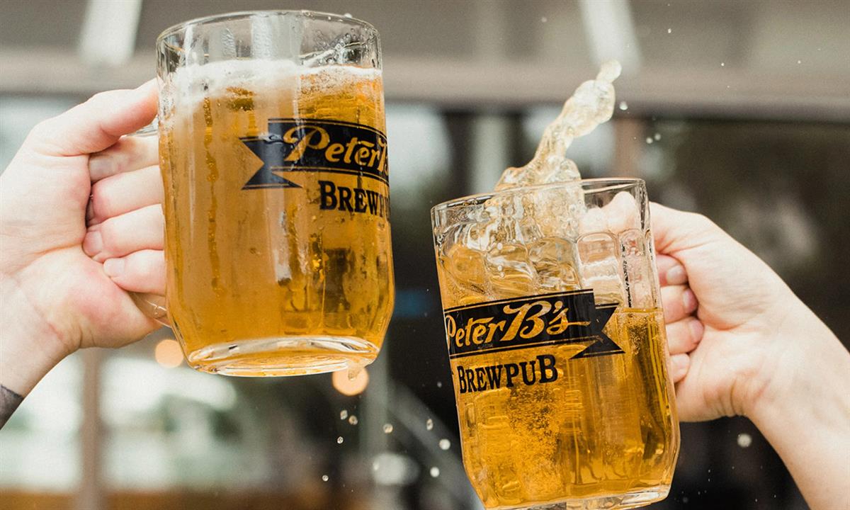 Two people drinking beer